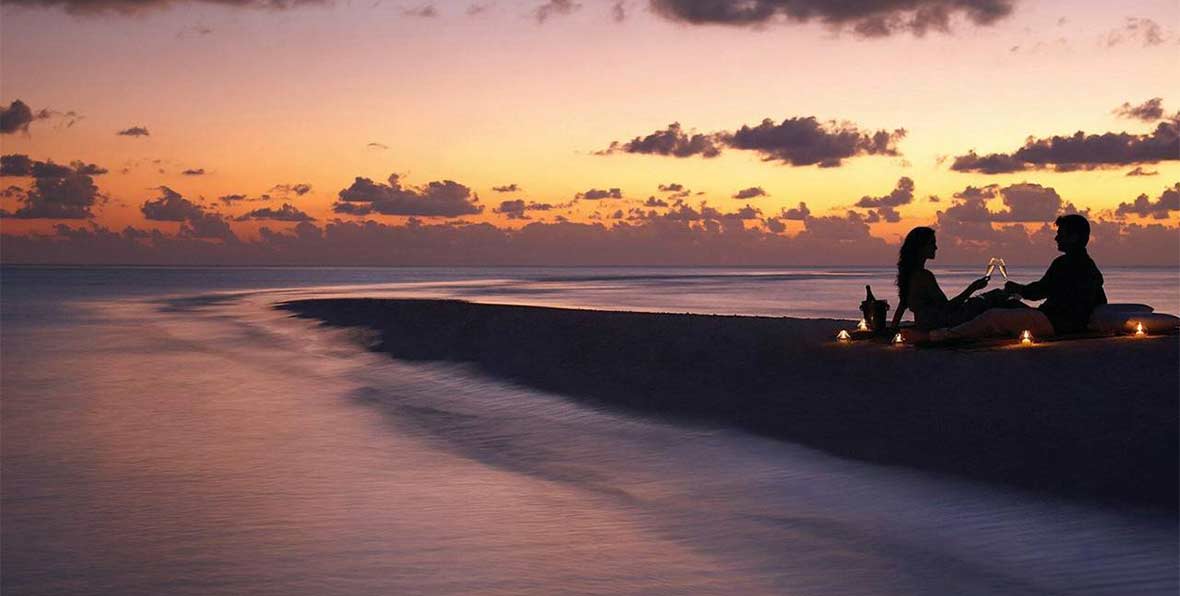 four season landa giravaru: cena romantica en la playa