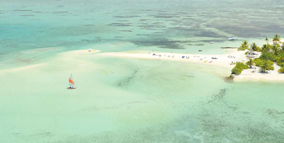 la lengua de arena de Fun Island Resort & Spa