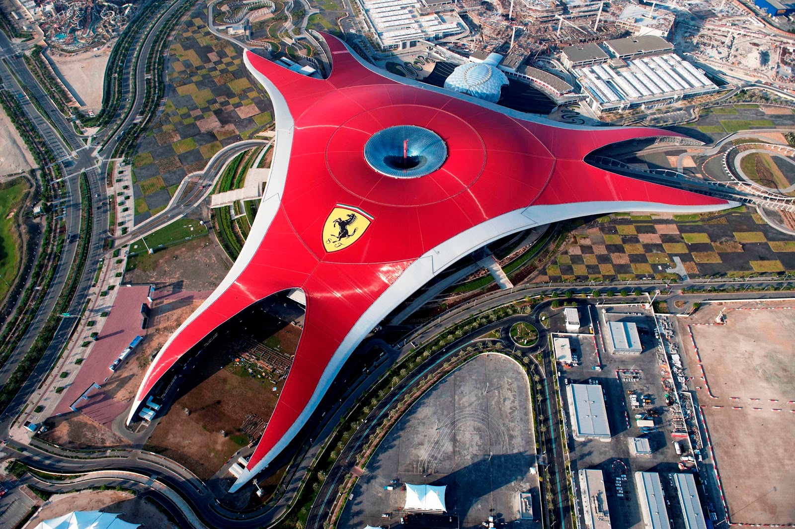 Ferrari World, un mundo de aventura