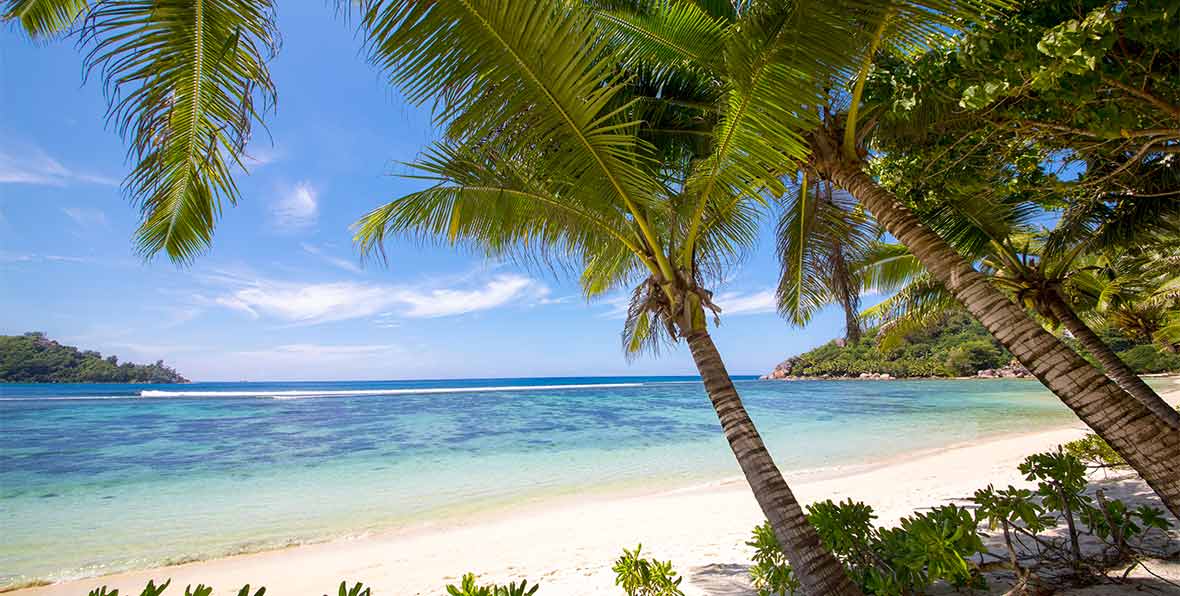 la playa de Kempinski Seychelles