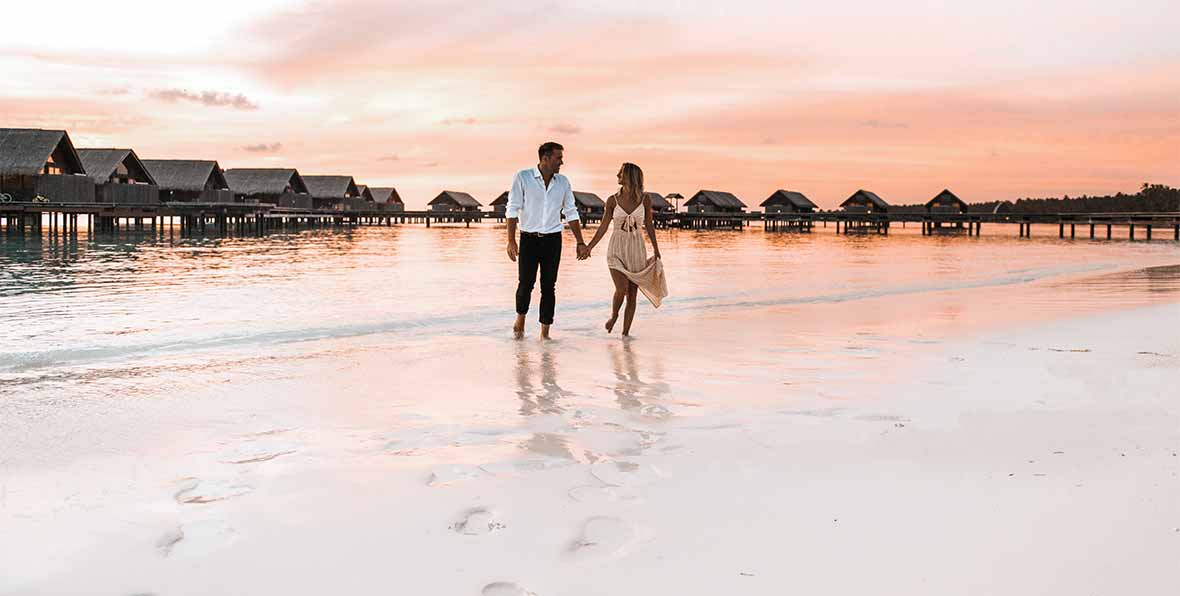 una pareja en Shangri-La's Villingili