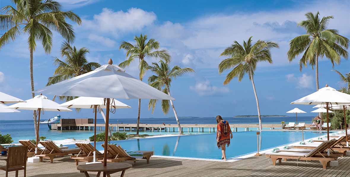 la piscina del Reethi Faaru Maldives