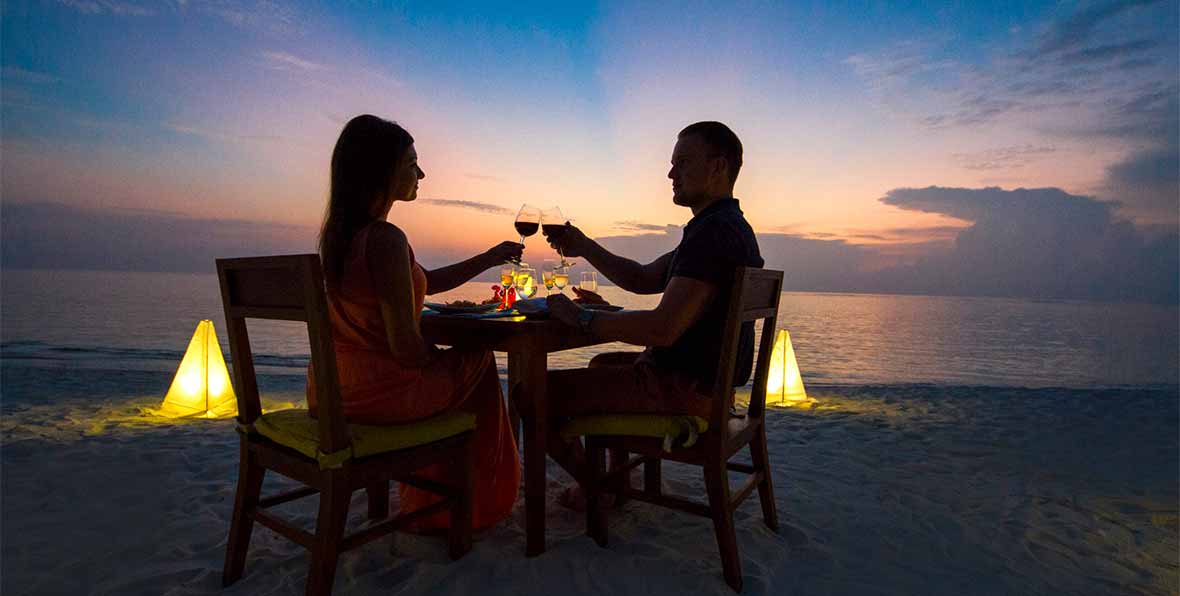 cena romantica en Summer Island Maldivas