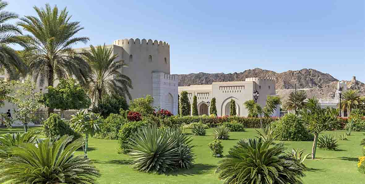 Viajes Oman Muscat Sultan Palace - arenastours.com -